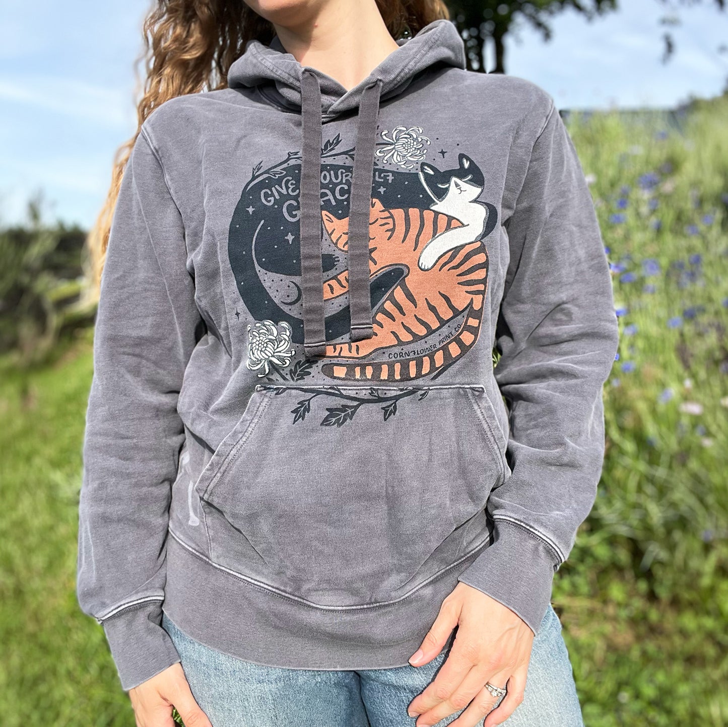 November Birth Flower | Chrysanthemum | Dark Gray Hoodie | Large