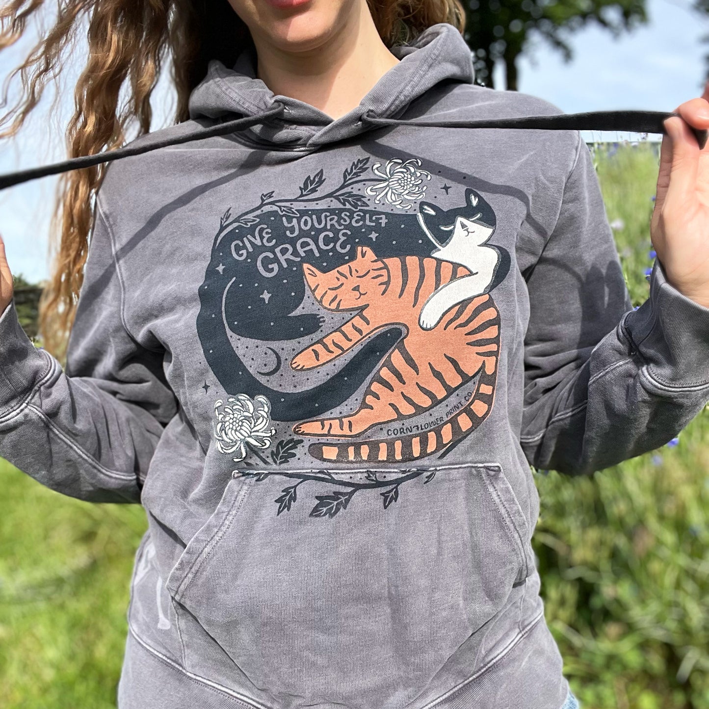 November Birth Flower | Chrysanthemum | Dark Gray Hoodie | Large