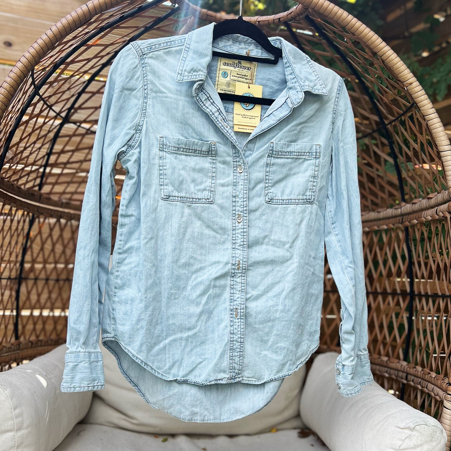 Strong Tree | Chambray Blue Long Sleeve Button Up | Small