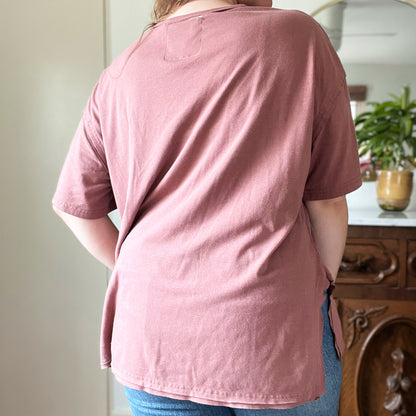 November Birth Flower | Chrysanthemum | Dusty Pink Tee | Medium