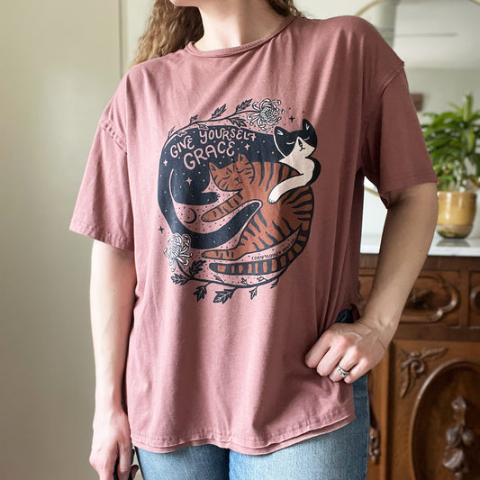 November Birth Flower | Chrysanthemum | Dusty Pink Tee | Medium