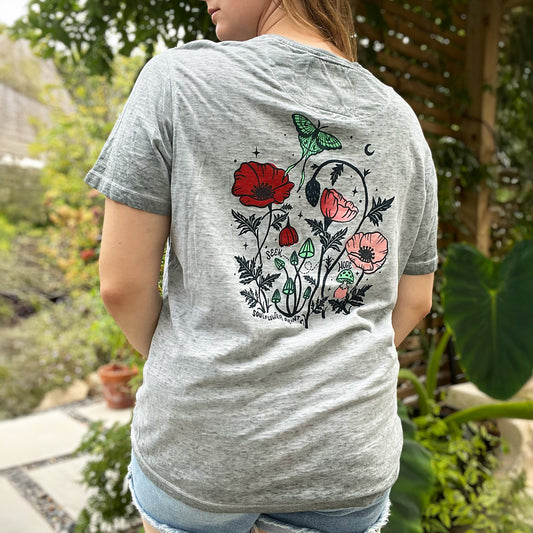 Seek Hope | August Birth Flower | Distressed Gray Tee | Large