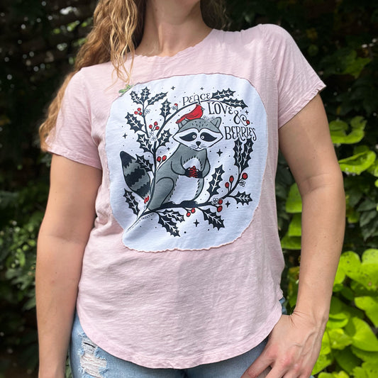 Peace, Love & Berries | Holly | December Birth Flower | Pink Tee | Large