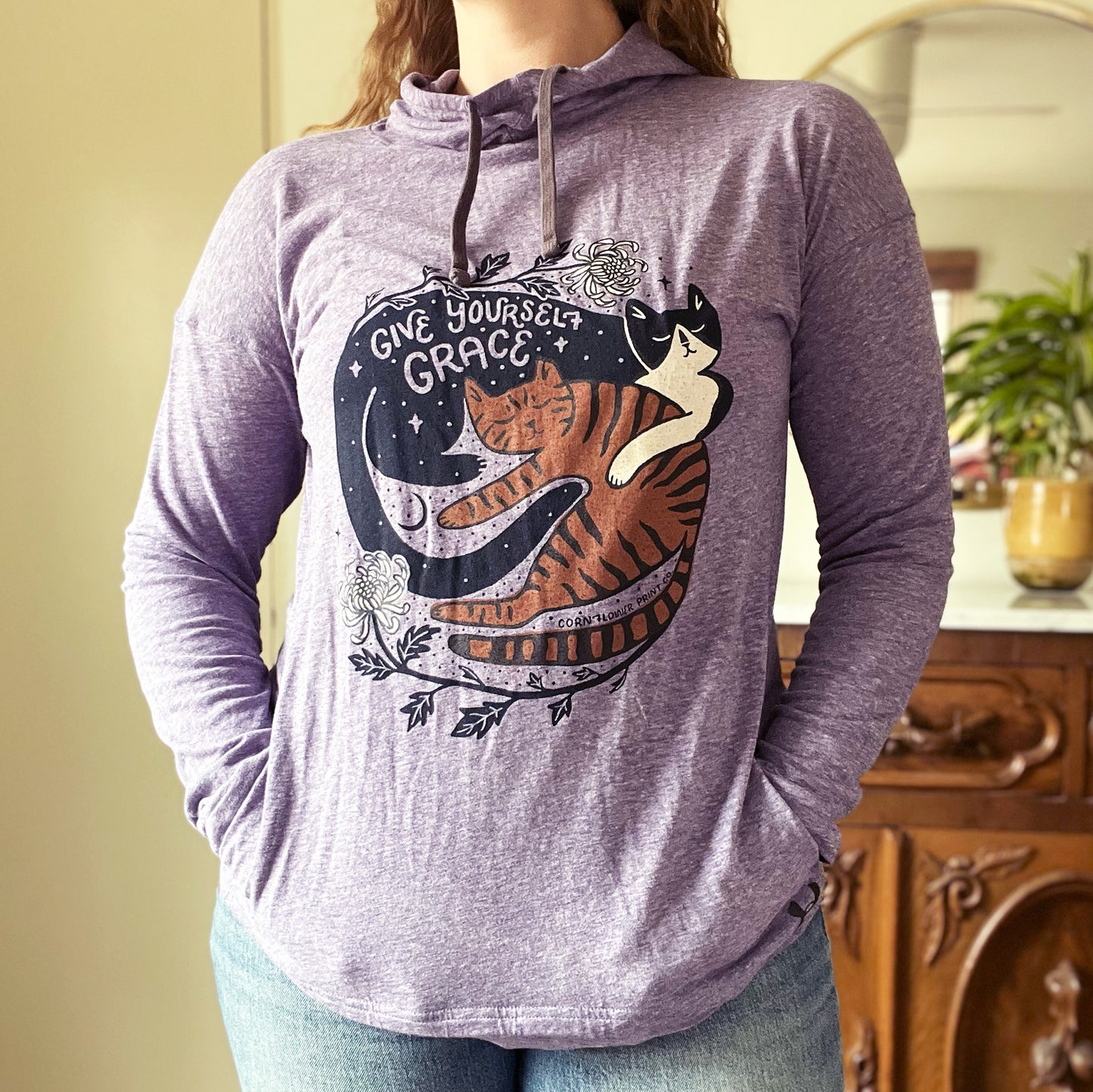 November Birth Flower | Chrysanthemum | Lightweight Heather Purple Hoodie w Pockets | Large
