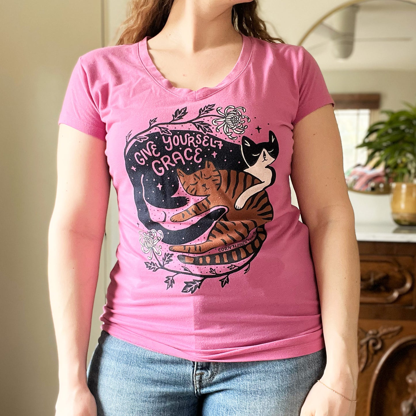 November Birth Flower | Chrysanthemum | Pink V-Neck Tee | XL