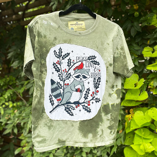 Peace, Love & Berries | Holly | December Birth Flower | Green Tiedye Tee | Small